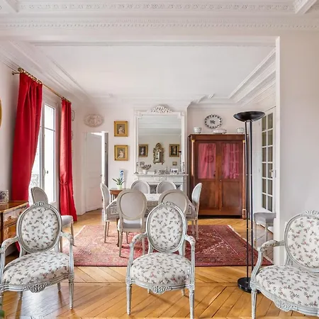 Apartment Veeve - A Hint Of Rouge